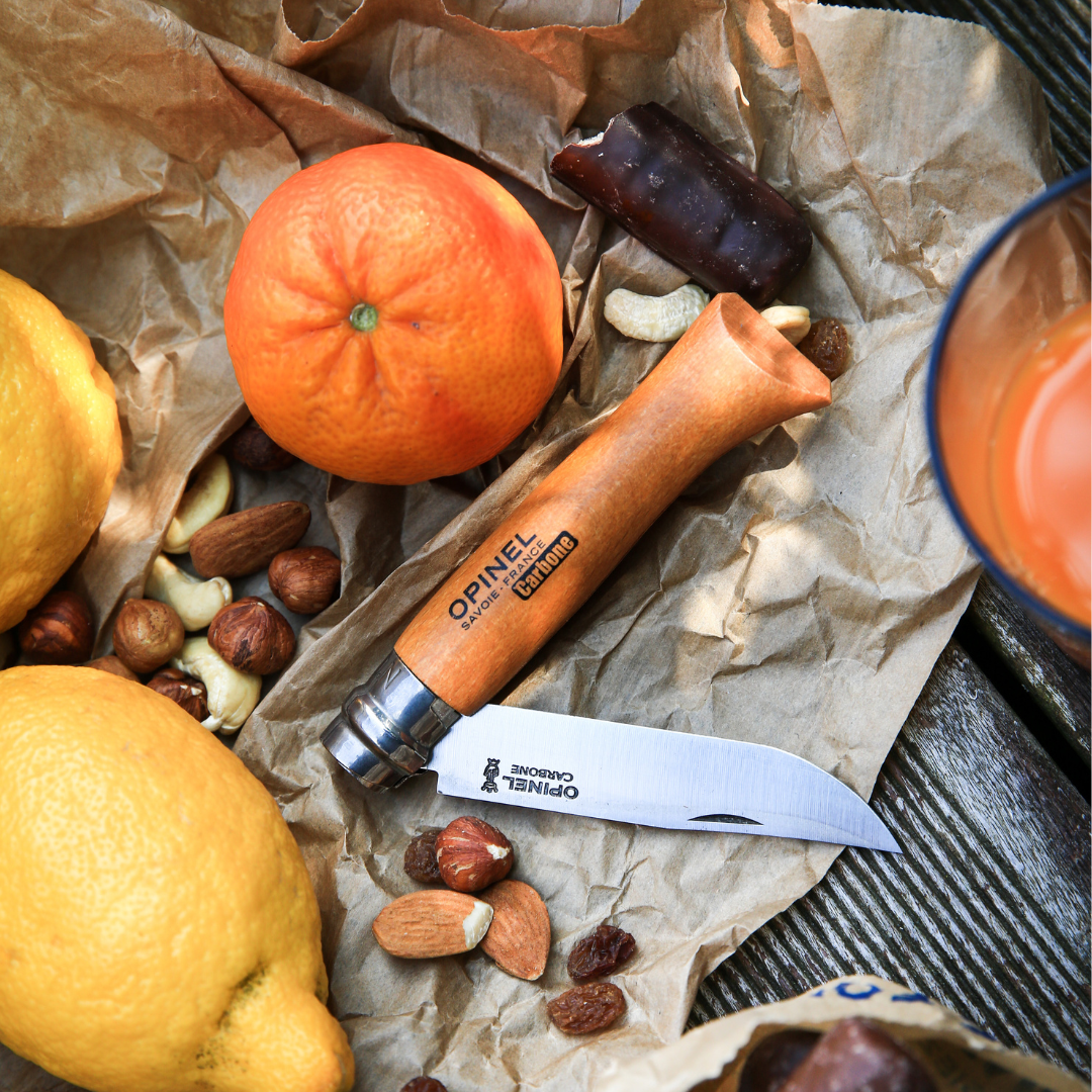 Traditional Classic No8 Carbon Steel Varnished Beech 8.5cm Knife