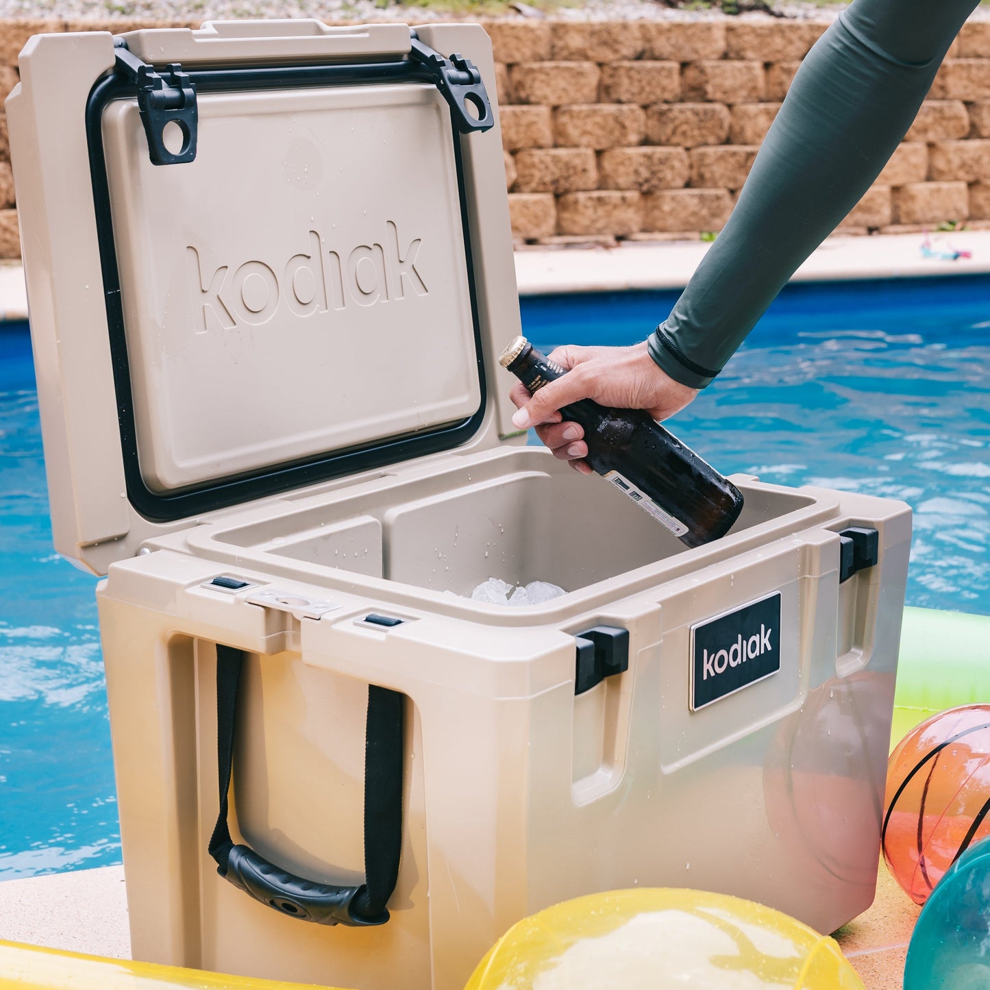 Hard Cooler 32L