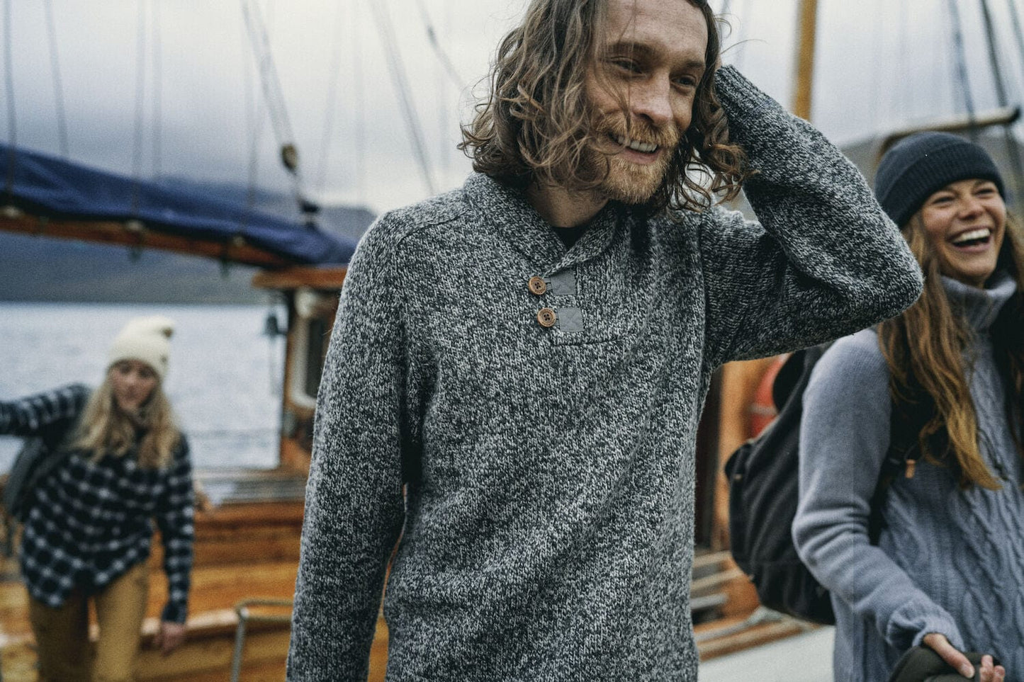 Lada Sweater M