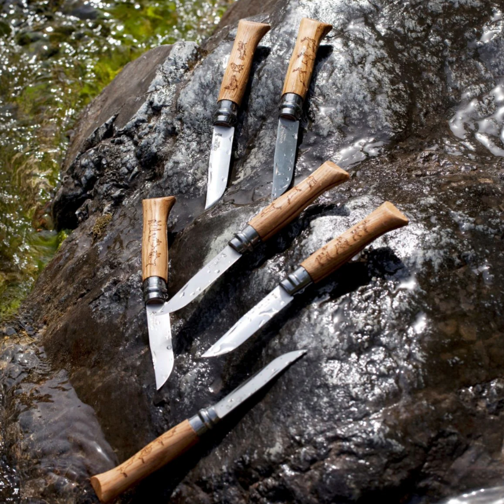 No.08 Oak Engraved Handle Folding Knife - Set