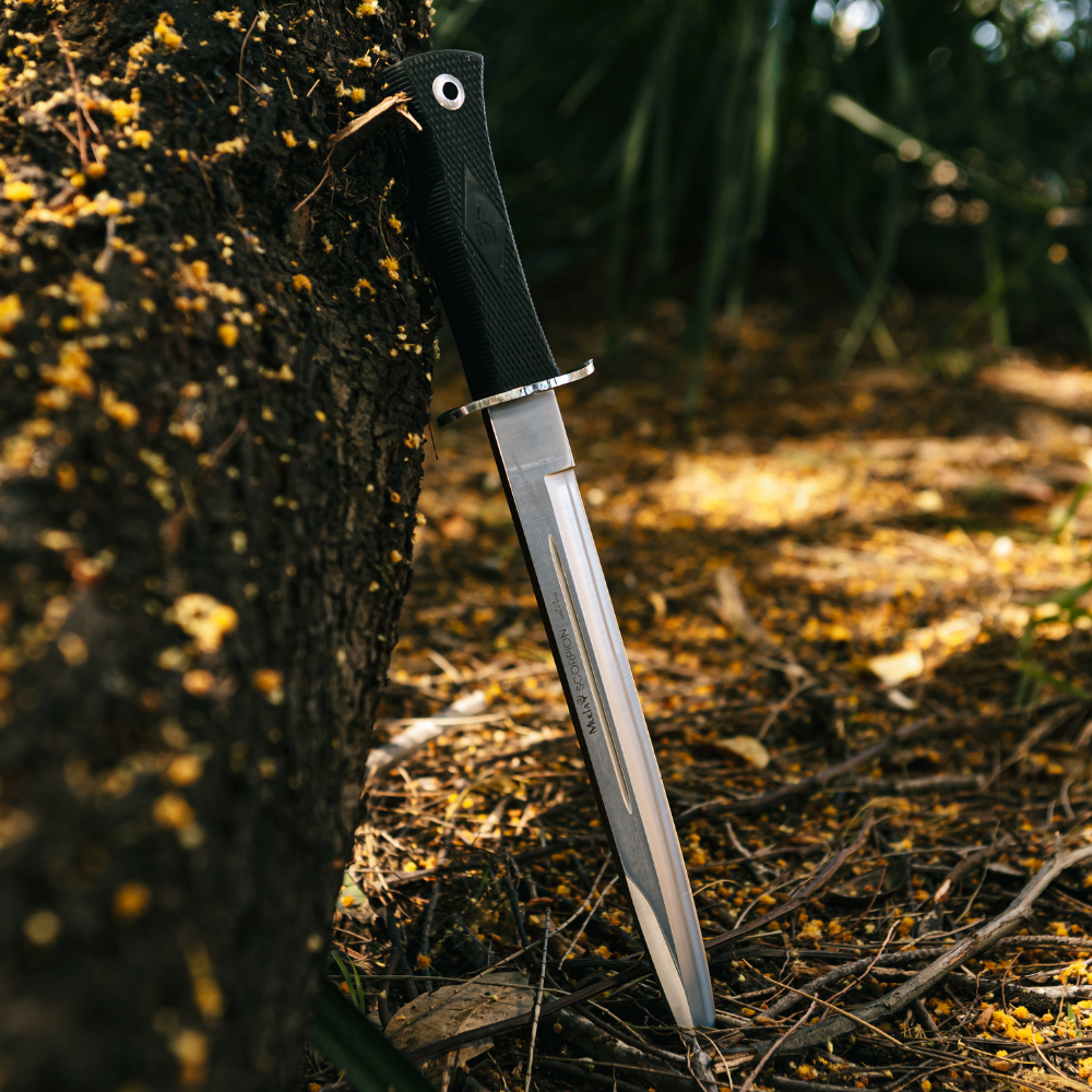 Scorpion Knife - 26G - Black Rubber Handle