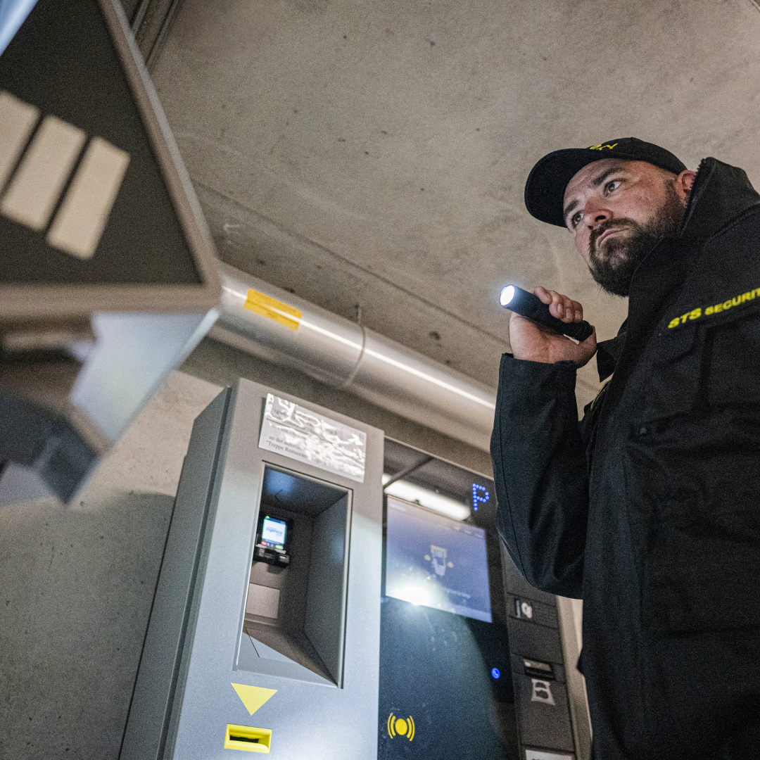 TAC7R Tactical Rechargeable Torch